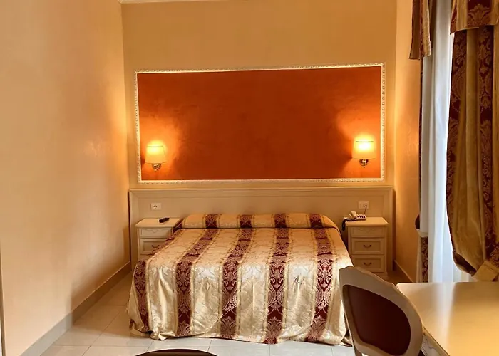 Erdarelli מלון 3*