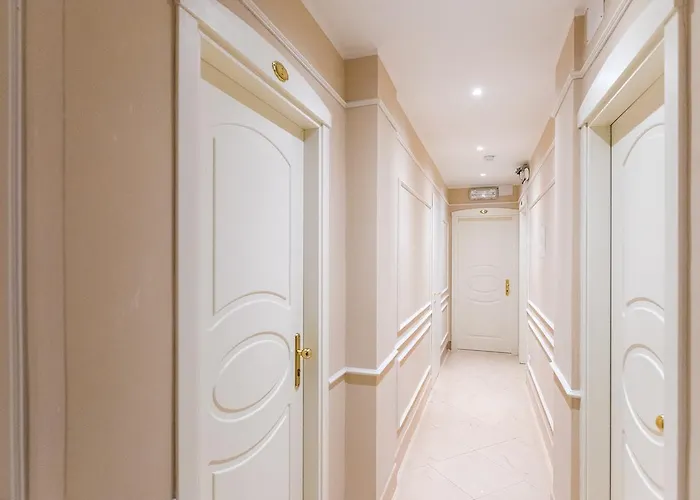 Erdarelli מלון 3*